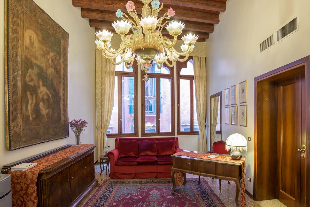Hotel Piccola Fenice Венеция Экстерьер фото