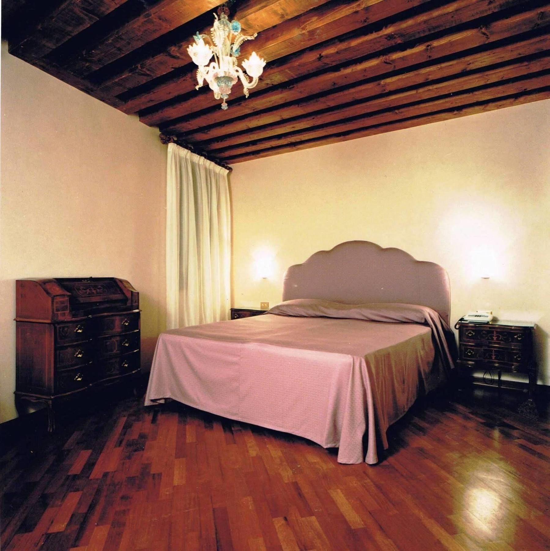 Hotel Piccola Fenice Венеция Экстерьер фото
